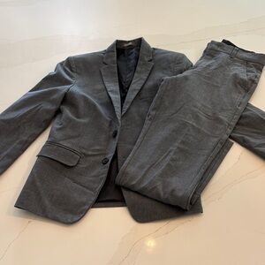 Van Heusen Charcoal Suit Set